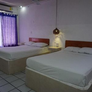 Habitación Estándar con Cama Queen